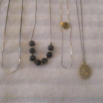 Lot 190 - 13 Necklaces