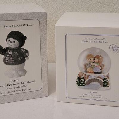 Lot 157: New Christmas PRECIOUS MOMENTS Collectibles 