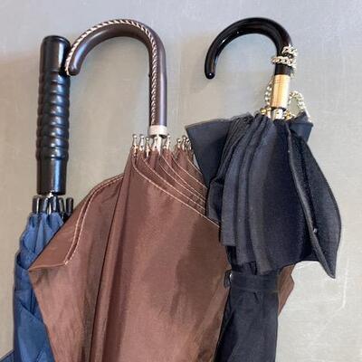 Lot 968 - umbrellas