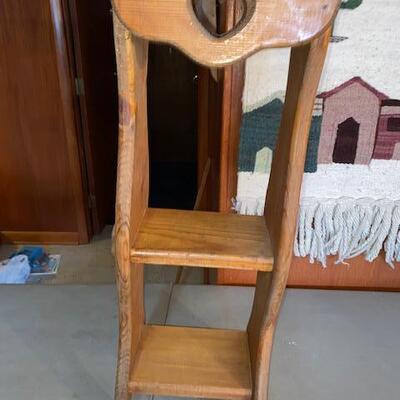 Lot 974 - small Pine side table