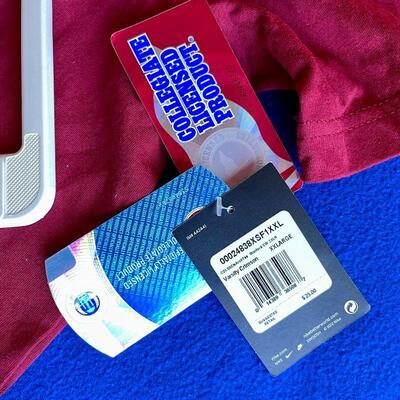 LOT 203  STANFORD FAN GEAR NIKE T SHIRT XXL & 3 LICENSE PLATE FRAMES