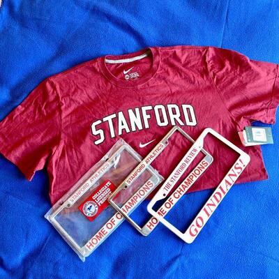 LOT 203  STANFORD FAN GEAR NIKE T SHIRT XXL & 3 LICENSE PLATE FRAMES