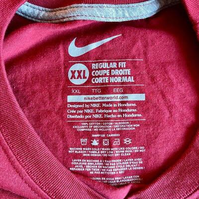 LOT 203  STANFORD FAN GEAR NIKE T SHIRT XXL & 3 LICENSE PLATE FRAMES
