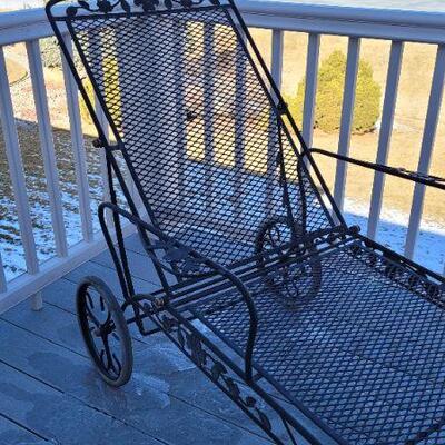 Lot 191: Metal Outdoor Adjustable Lounge Chair