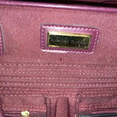 Lot 979 -American Tourister Carry on