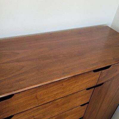 Lot 200: Vintage LANE Mid Century Modern Walnut Dresser w/ Storage 