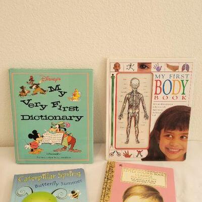 Lot 202: Assorted Vintage and Modern Children's Reference Education Books feat. 1969 DISNEY DICTIONARY