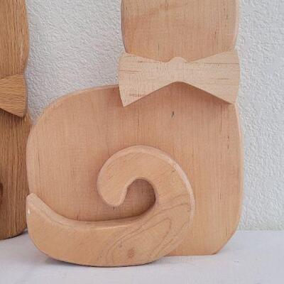 Lot 207: (2) Vintage Wood Craft CAT Doorstops 