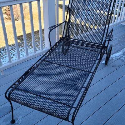 Lot 219: Metal Outdoor Adjustable Lounge Chair
