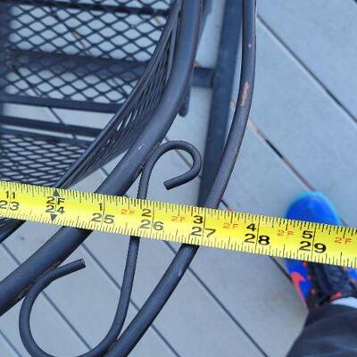 Lot 221: Outdoor Patio Set w/ (4) Rocking Chairs