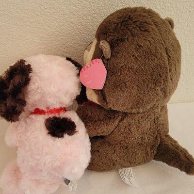 Lot 224: (2) New VALENTINES Stuffed Animals 
