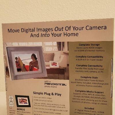 Lot 225: New 7" LCD Digital Photo Frame