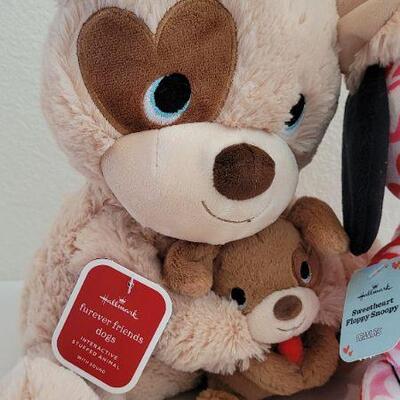 Lot 226: (2) New VALENTINES Stuffed Animals