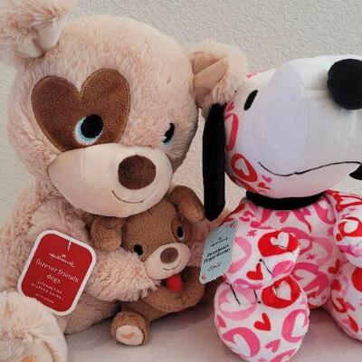 Lot 226: (2) New VALENTINES Stuffed Animals