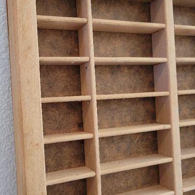 Lot 233: Vintage Collectibles Wall Tray 