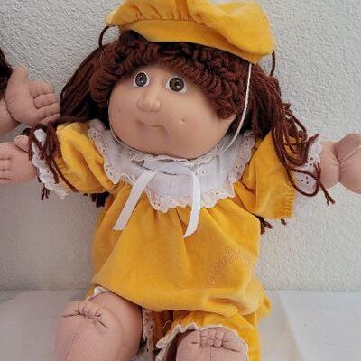 Lot 235: (2) Vintage 1980's Cabbage Patch Dolls