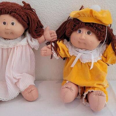 Lot 235: (2) Vintage 1980's Cabbage Patch Dolls