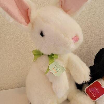 Lot 236: (3) New Assorted Stuffed Animals 