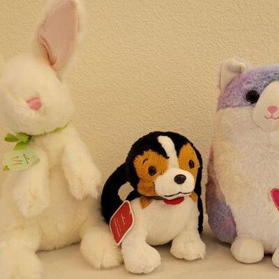 Lot 236: (3) New Assorted Stuffed Animals 