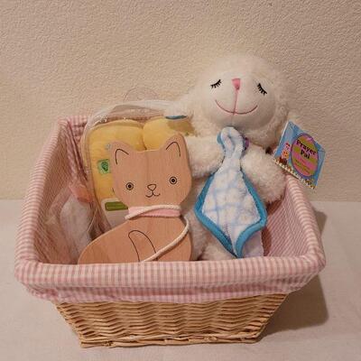 255:  New Baby Girl Basket , Praying Lamb, Pull Toy, Neck wings