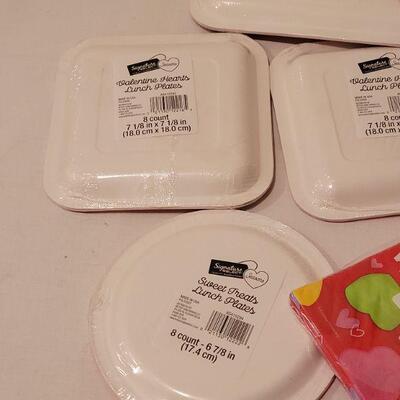 Lot 270: New Disposable Valentine's Plates and Napkins
