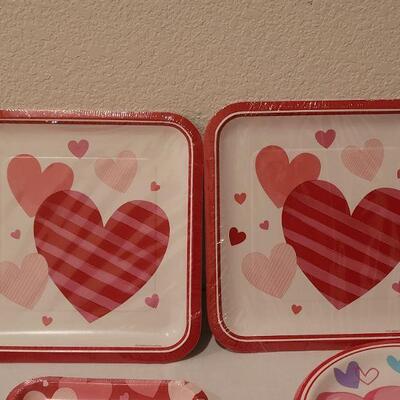 Lot 270: New Disposable Valentine's Plates and Napkins