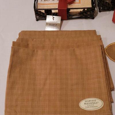 Lot 273:  New Fall Napkin Baskets and New (4) Cloth Napkins and Flower Table Decor 