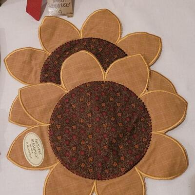 Lot 273:  New Fall Napkin Baskets and New (4) Cloth Napkins and Flower Table Decor 