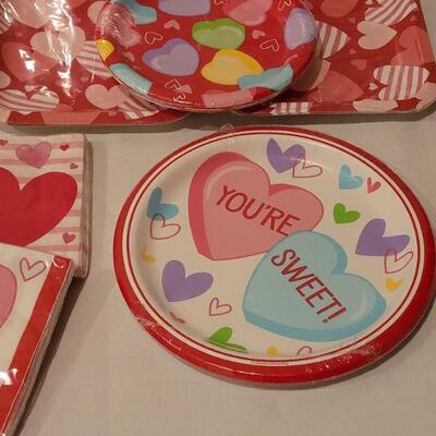 Lot 276: New Disposable Valentine's Plates and Napkins 