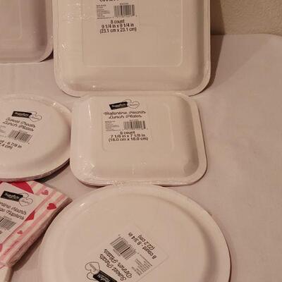 Lot 276: New Disposable Valentine's Plates and Napkins 