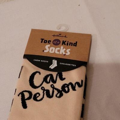 Lot 279: (3) New Pairs of Kitty Socks