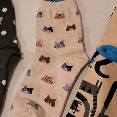 Lot 279: (3) New Pairs of Kitty Socks