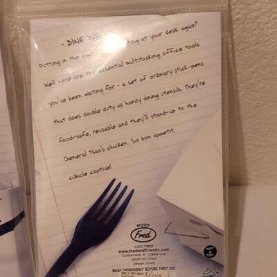 Lot 283: NEW Ink Pen With Utensil Lids and Salt and Pepper Shakers