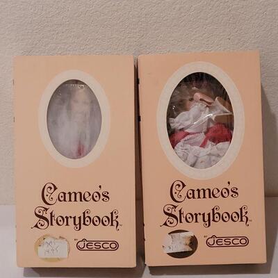Lot 285: Vintage Cameo Storybook Dolls - Cinderella and Prince Charming Dolls 