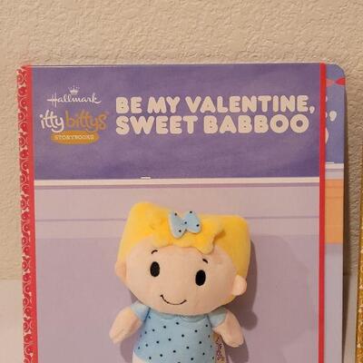 Lot 287: New Itty Bittys Valentine Book and Candy Land Book