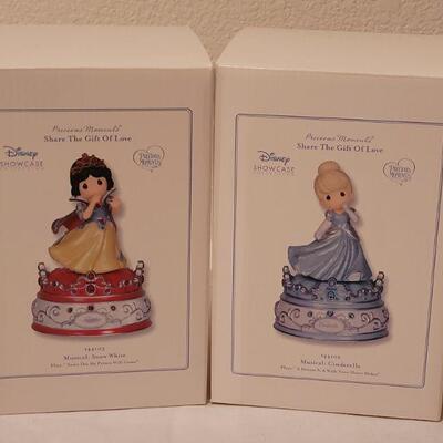 Lot 292: (2) New Precious Moments Disney's Cinderella and Snow White - Musical