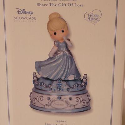 Lot 292: (2) New Precious Moments Disney's Cinderella and Snow White - Musical