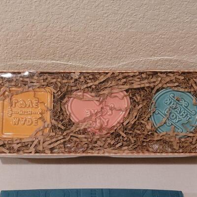 Lot 297: NEW Recipe Book and Cookie Stamps 