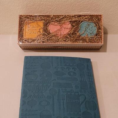 Lot 297: NEW Recipe Book and Cookie Stamps 