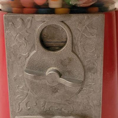 Lot 298: Vintage Gumball Machine
