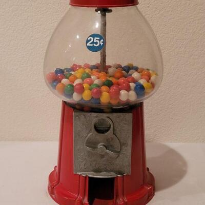 Lot 298: Vintage Gumball Machine