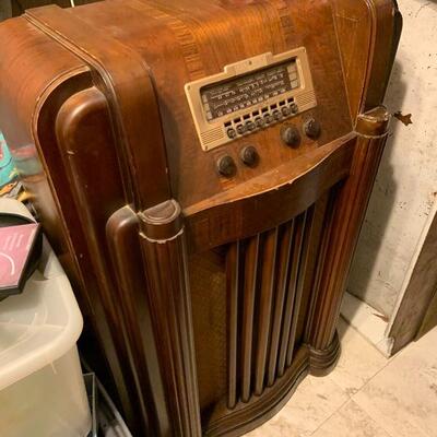 1940â€™s Philco Radio 