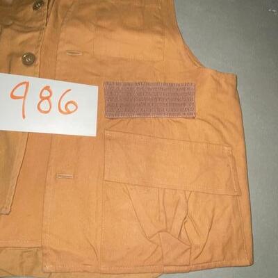 Lot  986 - Hunting Vest XCaliber