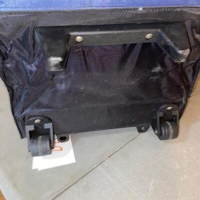 Lot 989 - Rolling soft sided cooler