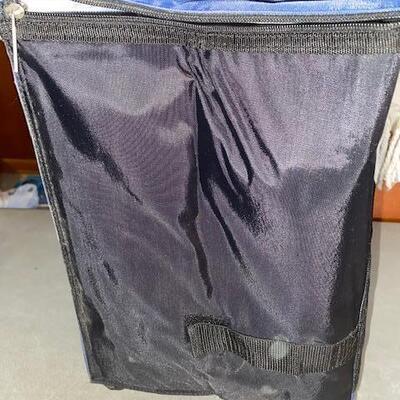 Lot 989 - Rolling soft sided cooler