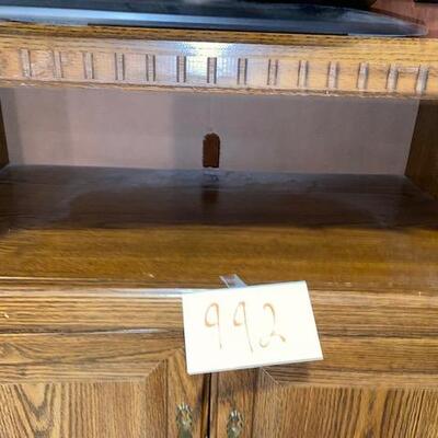Lot 992 - TV stand