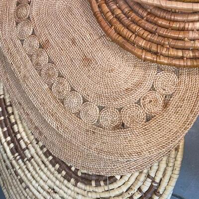 Lot 994 - Rattan items