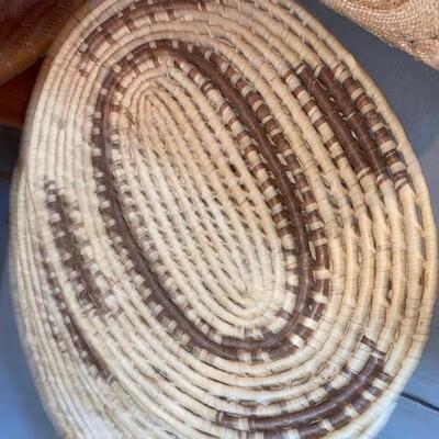 Lot 994 - Rattan items