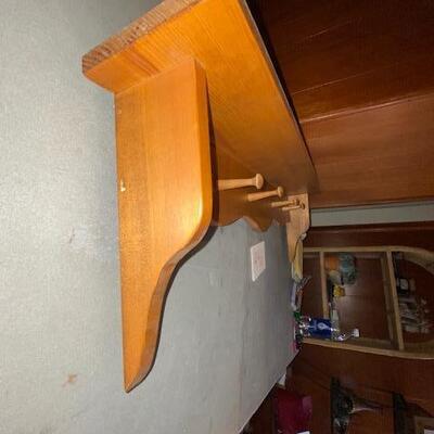 Lot 996 - Pine shelf