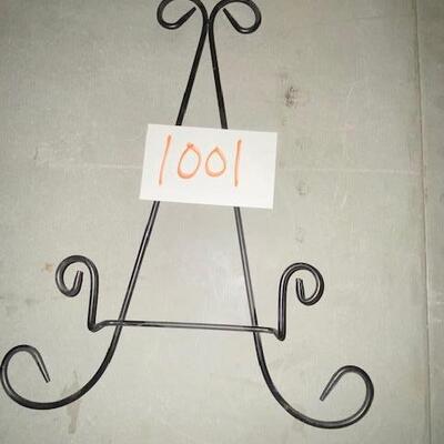 Lot 1001 - metal platter  holder